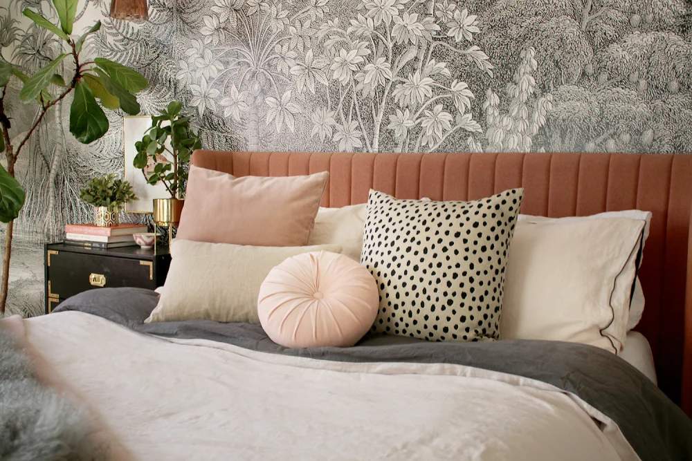 decorative bed cushions dubai