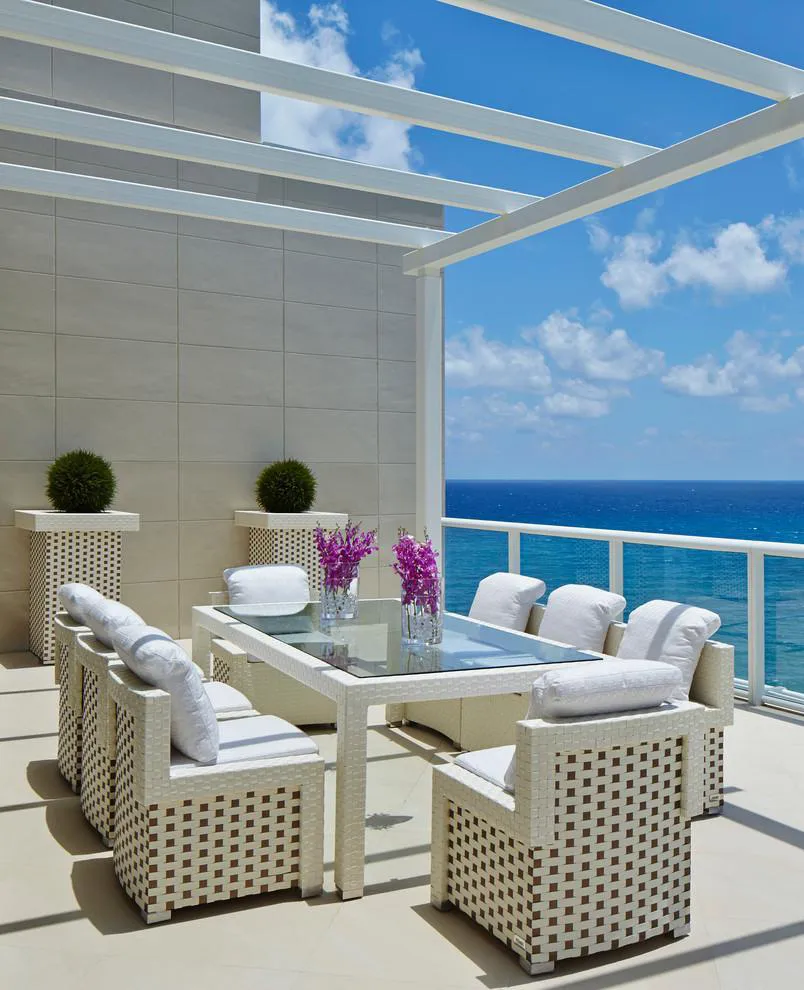 Nautical balcony